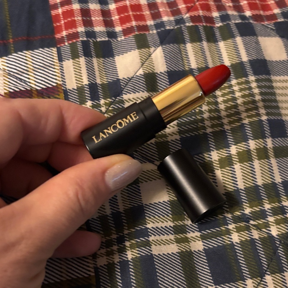Lancôme Red Lipstick - l’absolu rouge 196